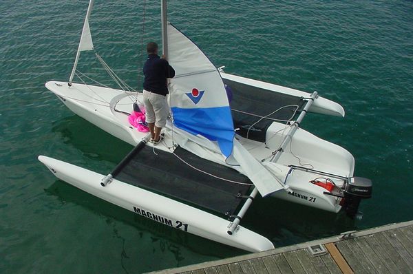 trimaran magnum 21